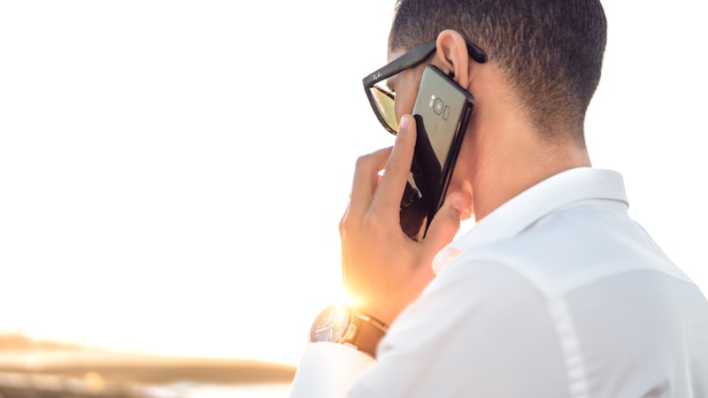 電源が入っていないか電波の届かないと着信拒否の違いは?表示の見分け方をやさしく整理