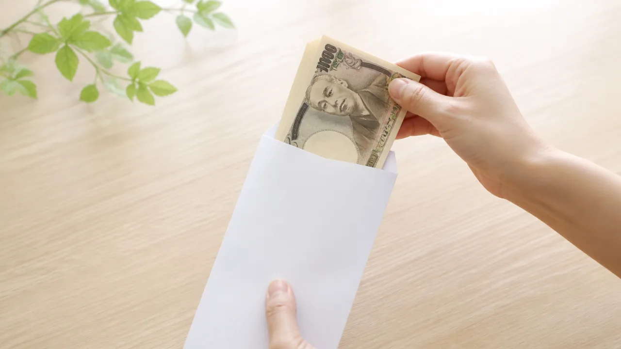 快気祝いに新札は必要？お札の選び方と包み方のマナーを解説
