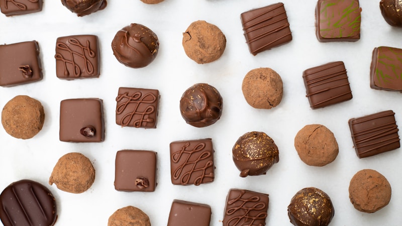 チョコレートコーティングをパリパリに仕上げるコツ|おうちで作りやすい温度と手順のまとめ
