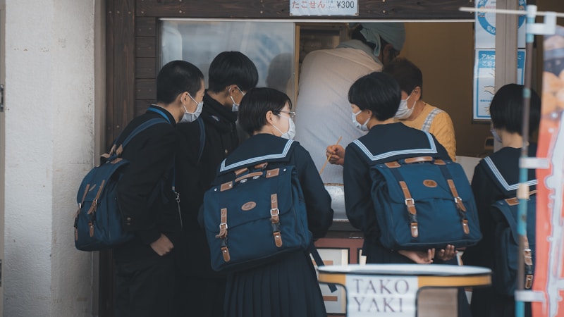 学ランはドンキで見つかる？売り場の探し方とそろえ方をやさしく紹介