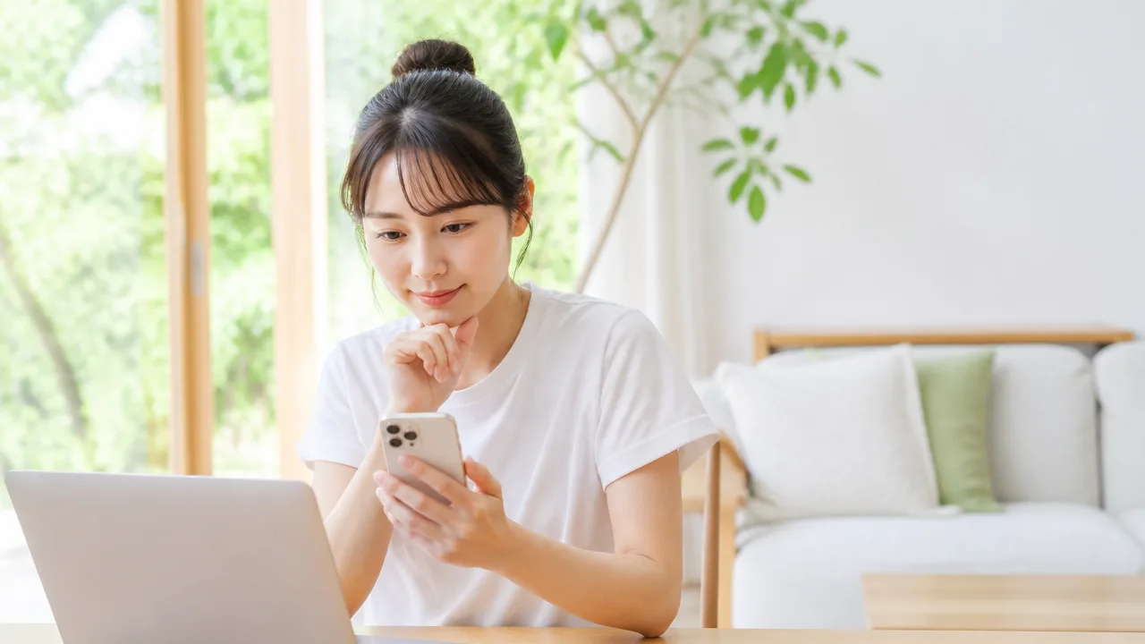 プールはTシャツを着たまま入れる?服装ルールと選び方を解説