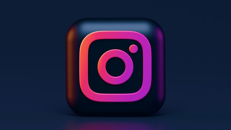 インスタでフォロー前に見ておきたいアカウントの見分け方とチェックポイント